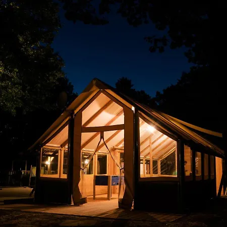 Campsite Huttopia De 3*
