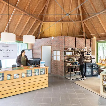 Huttopia De مكان تخييم 3*