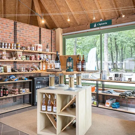 Huttopia De Κάμπινγκ Sillé-le-Guillaume