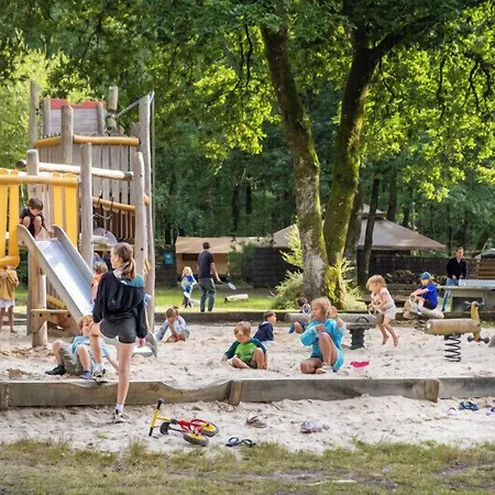 Huttopia De Campsite Sille-le-Guillaume