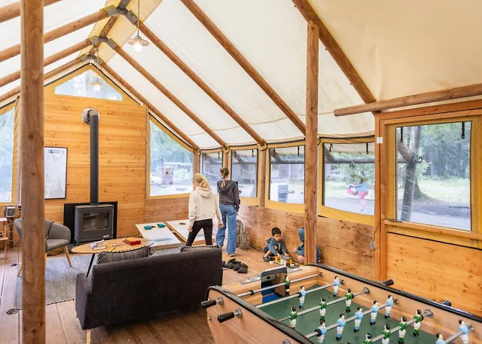 مكان تخييم Huttopia De