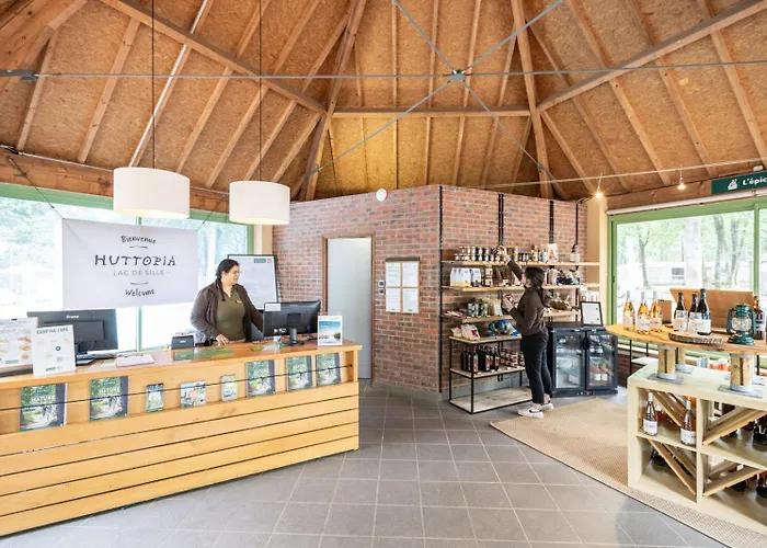 Huttopia De مكان تخييم 3*