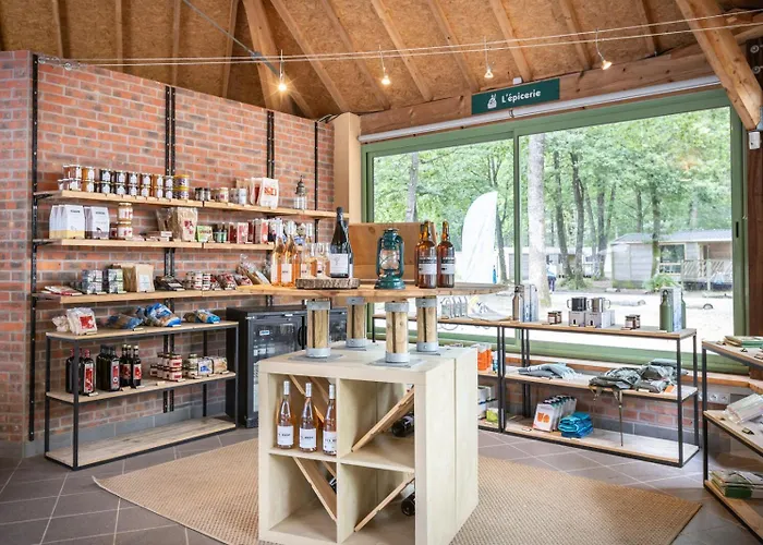 Huttopia De مكان تخييم Sillé-le-Guillaume