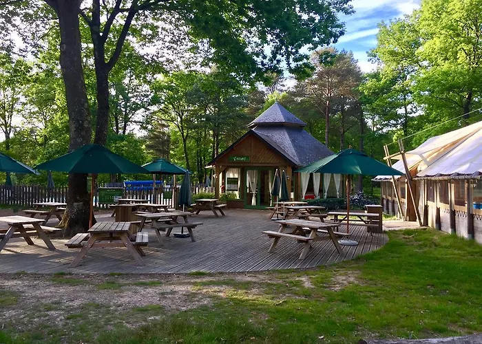 Huttopia De مكان تخييم 3*